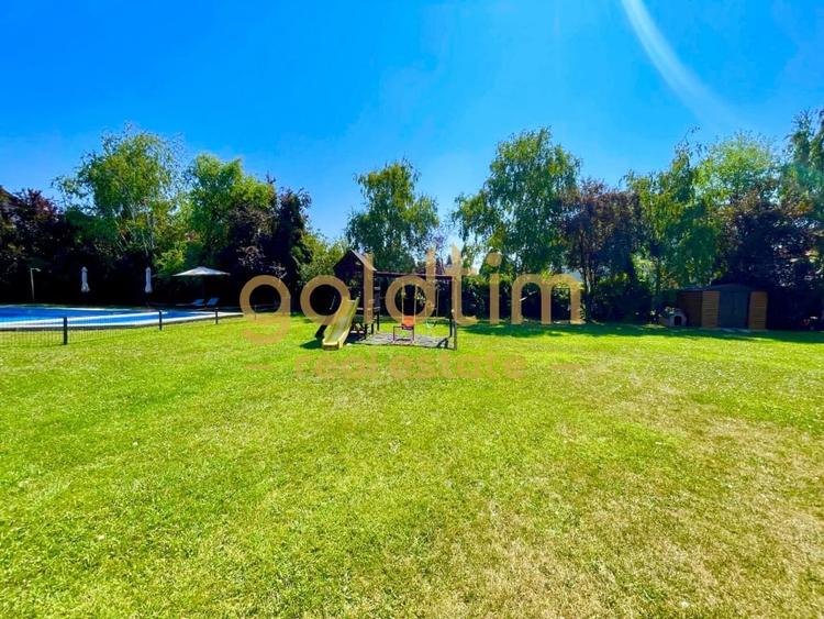 Duplex cu 6 camere cu Piscina în Iancu Nicolae