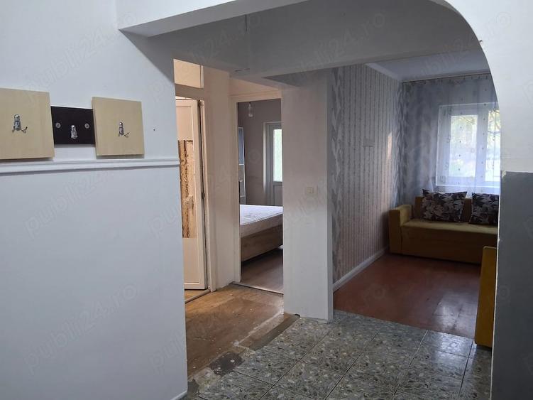 Apartament cu 3 camere decomandat în Lipovei