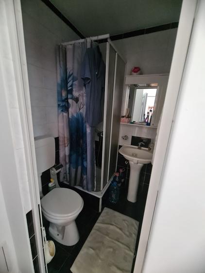 Apartament cu 4 camere decomandat în Titulescu