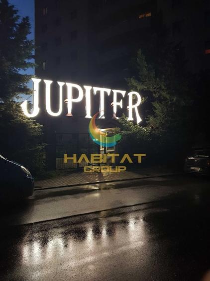 Apartament cu 3 camere decomandat în Văcăresti
