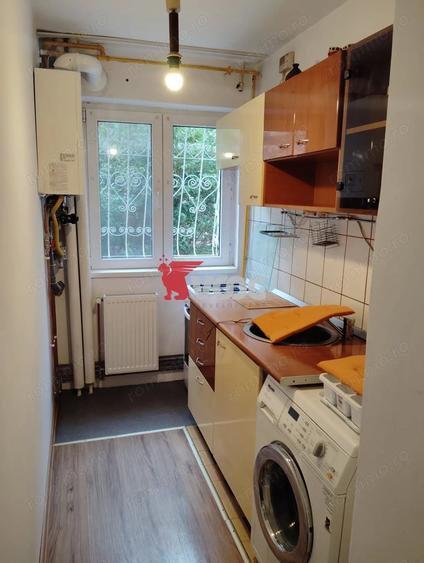 Apartament cu 3 camere semidecomandat în Spitalul Județean
