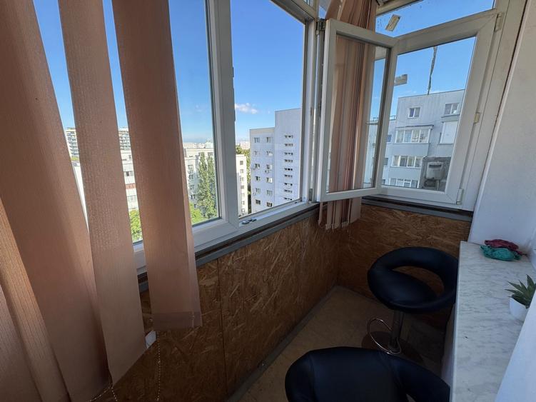 Garsonieră decomandată, mobilată în Titan