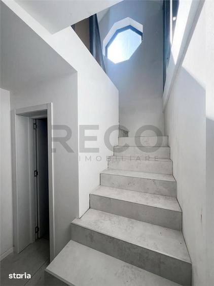 Casă cu 5 camere cu Teren 492 Mp în Sânmartin