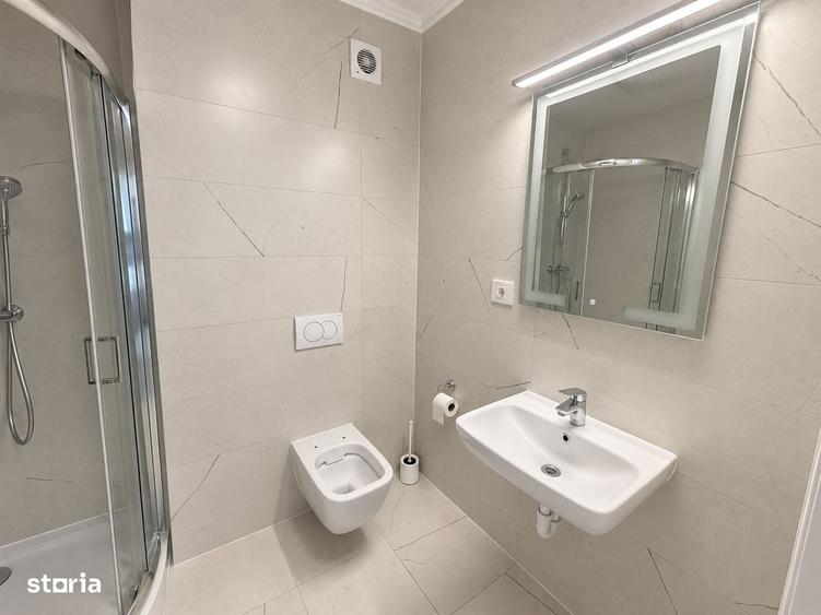 Apartament cu 3 camere decomandat în Tractorul