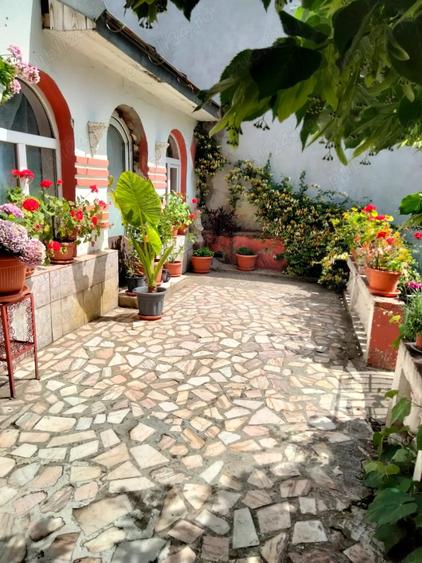 Casă cu 5 camere cu Teren 550 Mp în Colentina