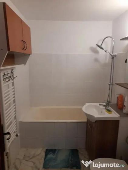 Apartament cu 3 camere decomandat în Burdujeni