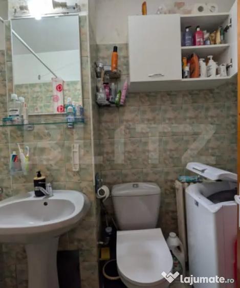 Apartament cu 3 camere decomandat în Micro 4
