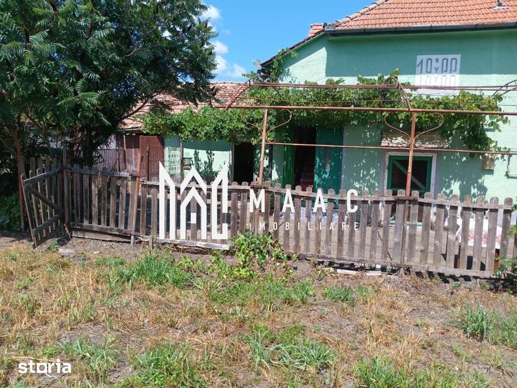 Casă cu 4 camere cu Teren 2000 Mp în Alțina