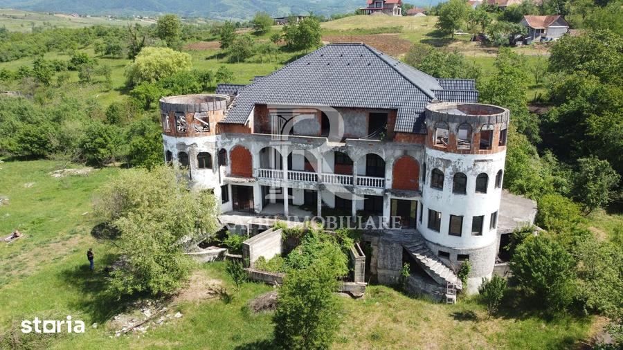 Casă cu Teren 5794 Mp în Aușeu