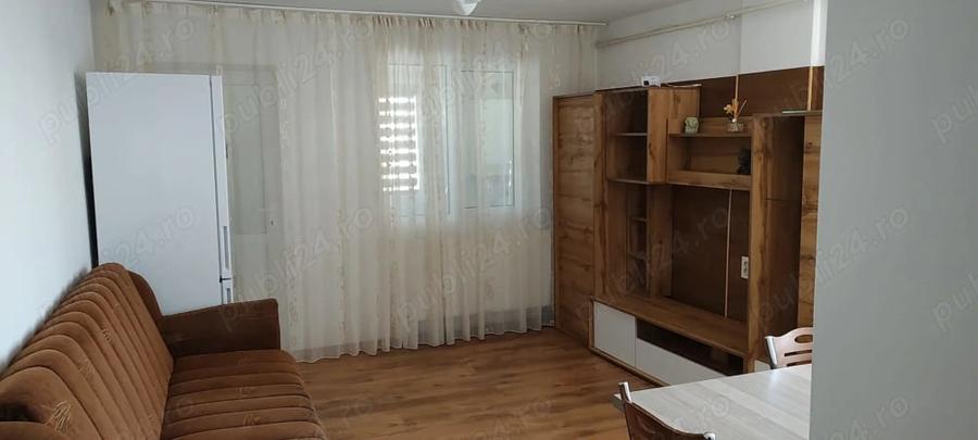 Garsonieră decomandată în Sud