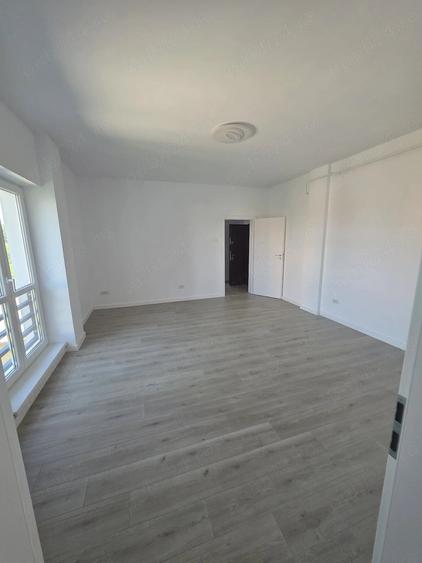 Apartament cu 3 camere decomandat în Tomești