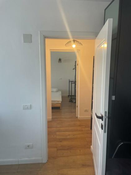 Apartament cu 2 camere semidecomandat în Jiului