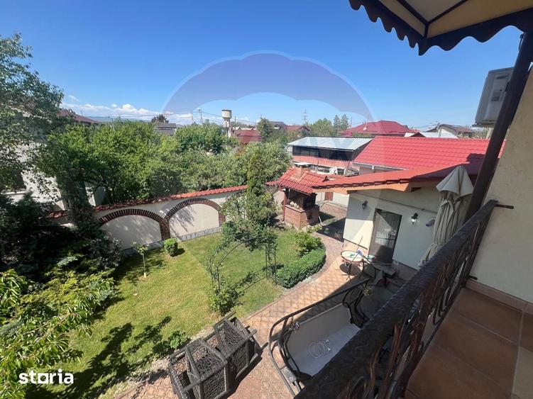 Casă cu 5 camere cu Teren 679 Mp în Central