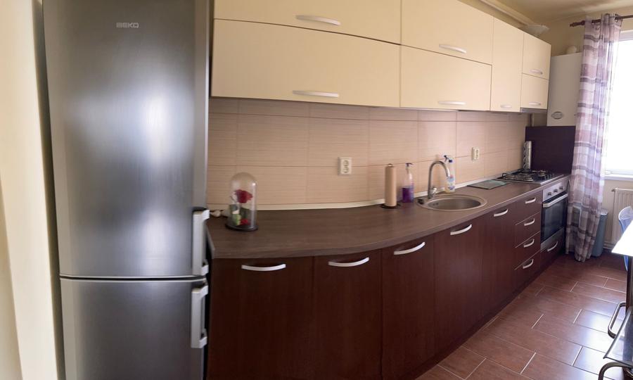 Apartament cu 3 camere în Calea București