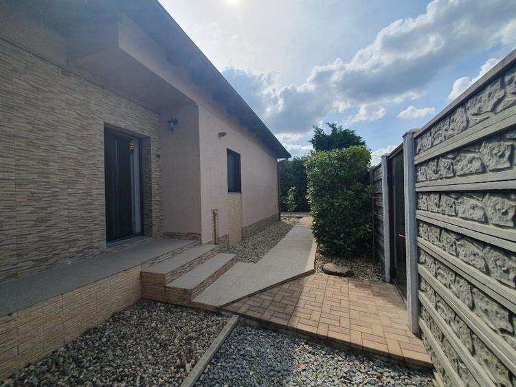 Casă individuală cu 3 camere cu Teren 453 Mp în Vladimirescu