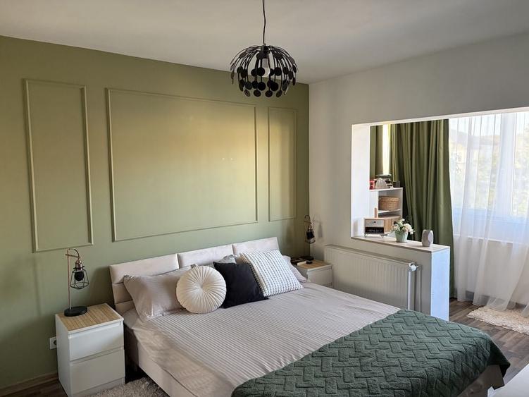 Apartament cu 3 camere decomandat în Soarelui