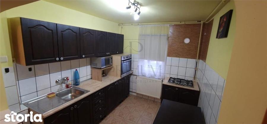 Apartament cu 2 camere semidecomandat, mobilat în Lipovei