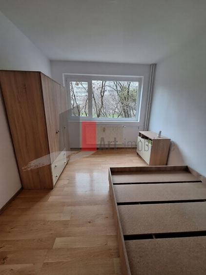 Apartament cu 2 camere semidecomandat, mobilat în Dristor