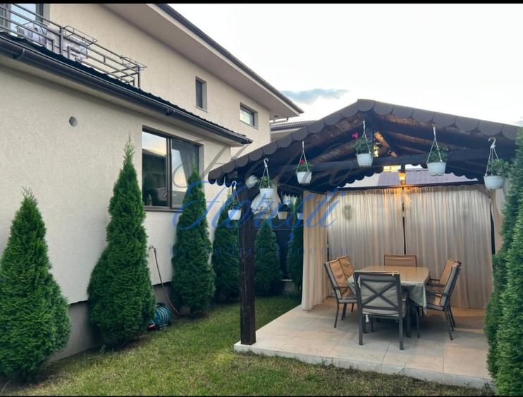 Duplex cu 5 camere cu Canalizare în Florești