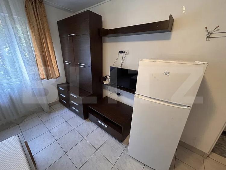 Garsonieră decomandată în Podu Roș