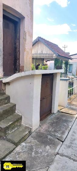 Casă cu 4 camere cu Teren 720 Mp în Central