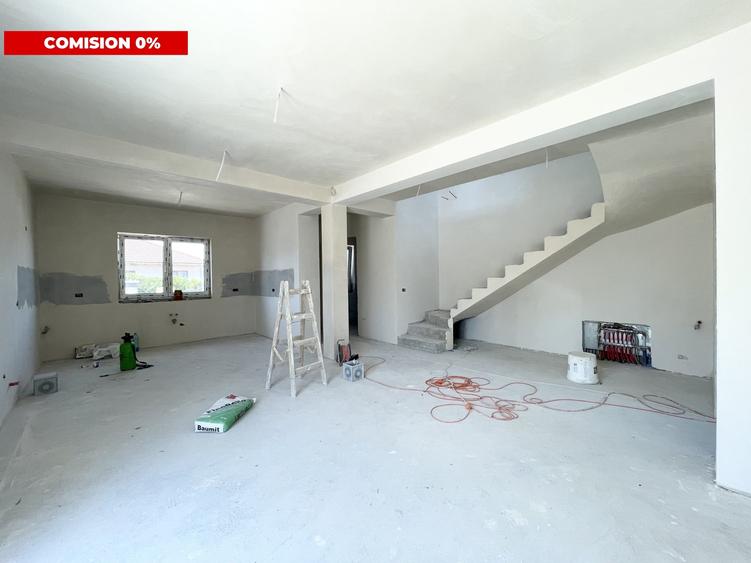 Duplex cu 4 camere cu Canalizare în Moșnița Nouă