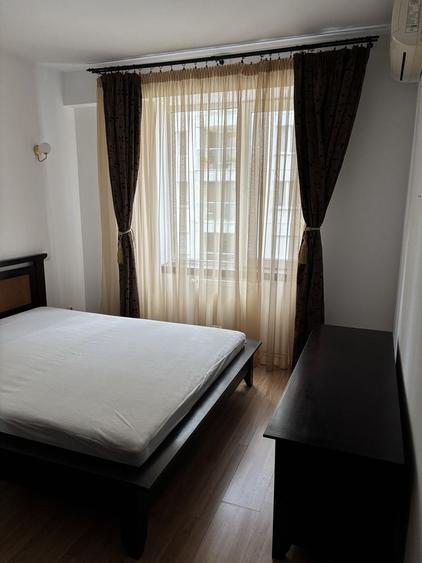 Apartament cu 3 camere decomandat în Obor