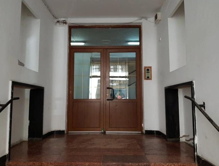 Apartament cu 3 camere decomandat, mobilat în Universitate