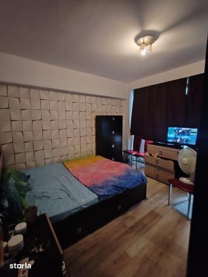 Apartament cu 4 camere decomandat în Traian