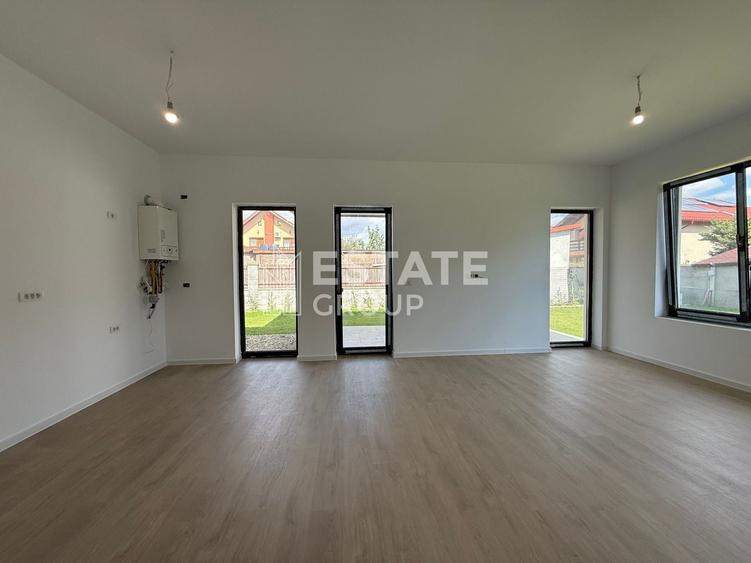 Duplex cu 4 camere cu Canalizare în Moșnița Nouă