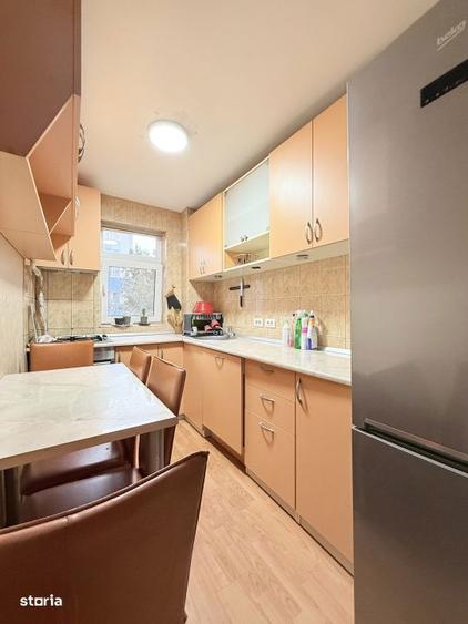 Apartament cu 4 camere semidecomandat, mobilat în Tomis Nord