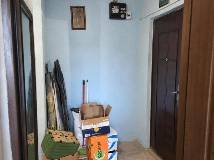 Apartament cu 3 camere decomandat, mobilat în 1 Mai