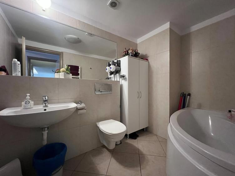 Apartament cu 3 camere decomandat, mobilat în Herăstrău