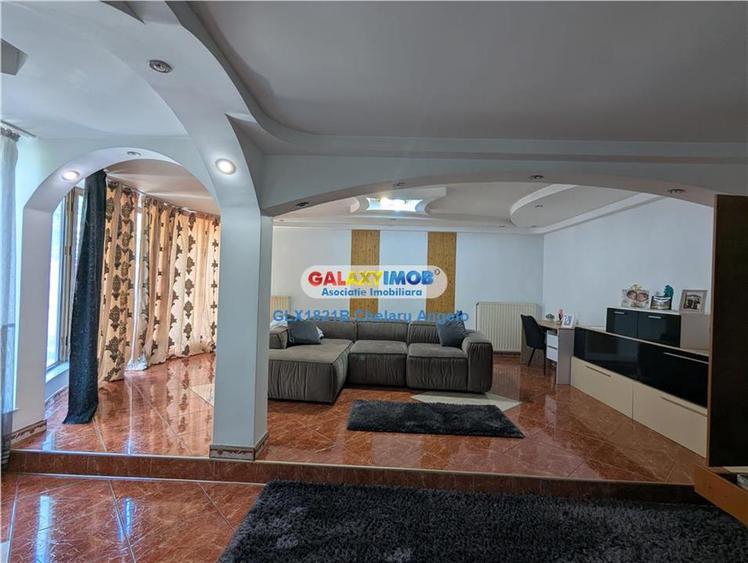 Casă cu 5 camere cu Garaj în Șoseaua Nordului