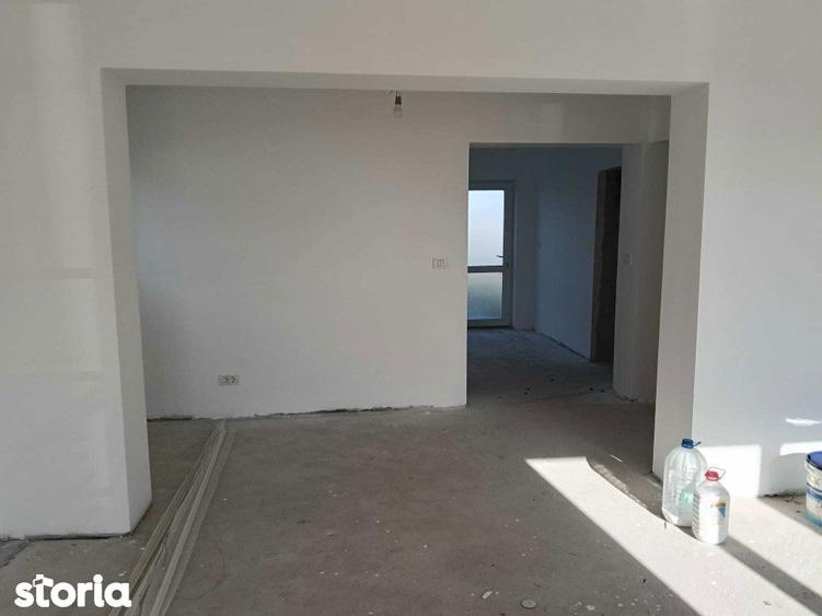 Casă cu 5 camere cu Teren 800 Mp în Remetea Mare