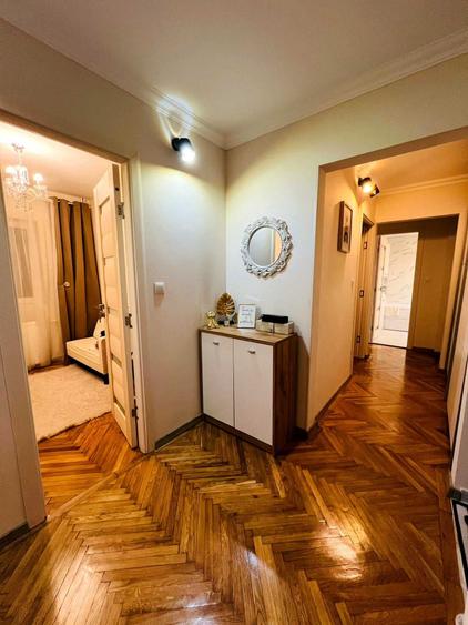 Apartament cu 3 camere decomandat în Decebal