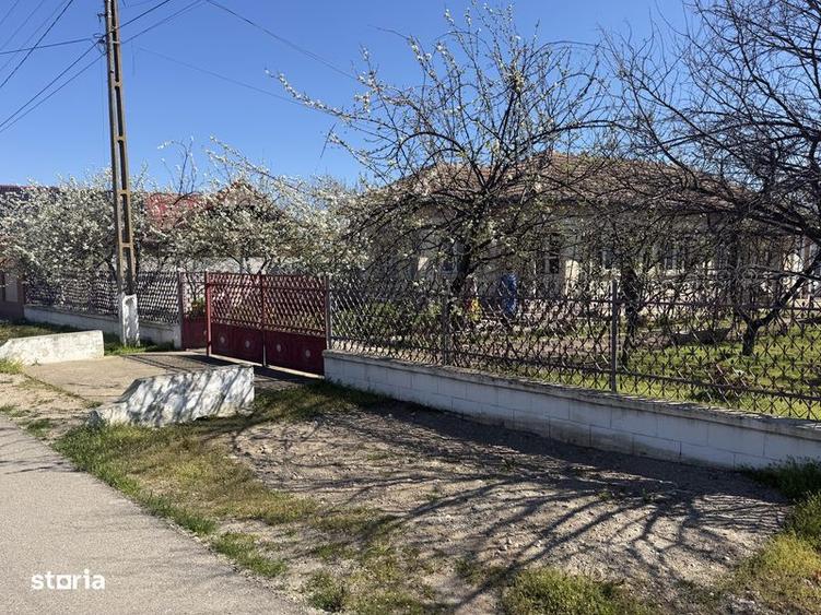 Casă cu 4 camere cu Teren 86 Mp în Coteana