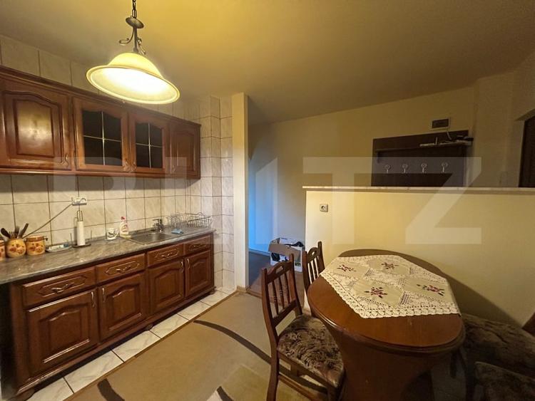 Apartament cu 2 camere semidecomandat, mobilat în Zorilor