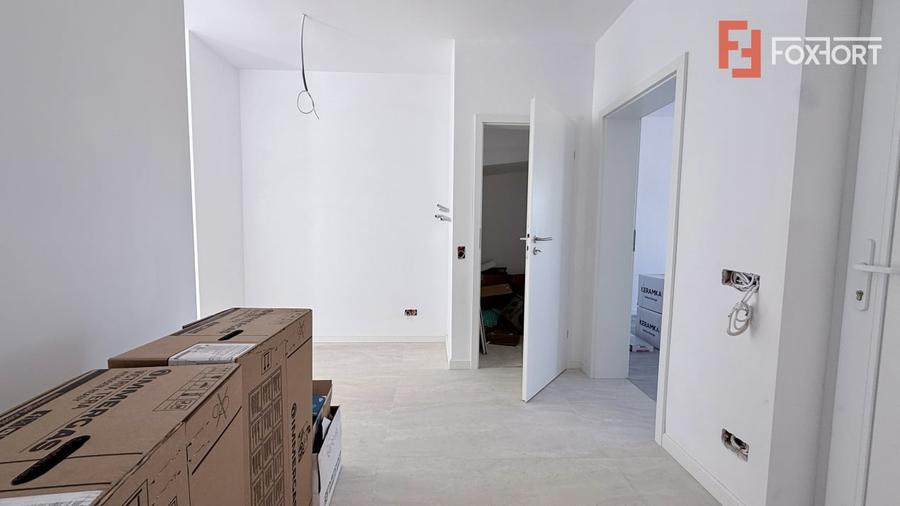Duplex cu 4 camere cu Canalizare în Ghiroda