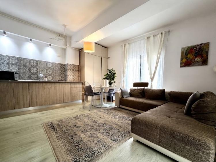 Apartament cu 3 camere decomandat, mobilat în Mamaia-Sat