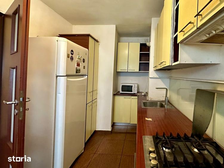 Apartament cu 3 camere decomandat în Drumul Taberei