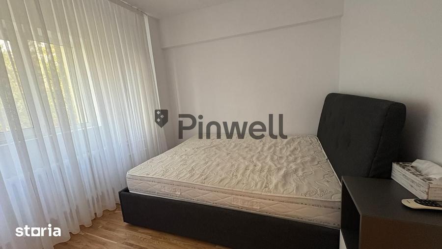 Apartament cu 5 camere decomandat în Obor