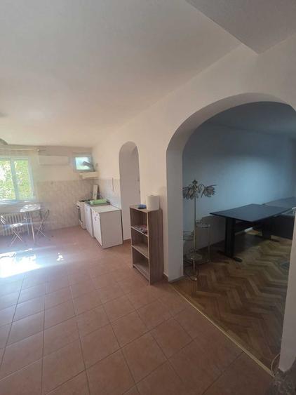 Apartament cu 2 camere decomandat în Spitalul Județean