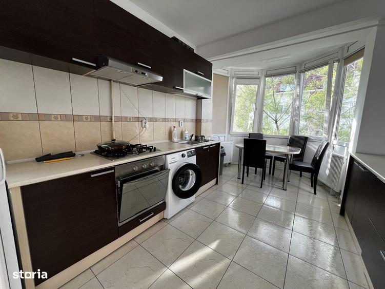 Apartament cu 3 camere decomandat în Bună Ziua
