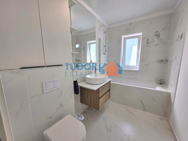 Casă cu 5 camere cu Teren 350 Mp în Pipera