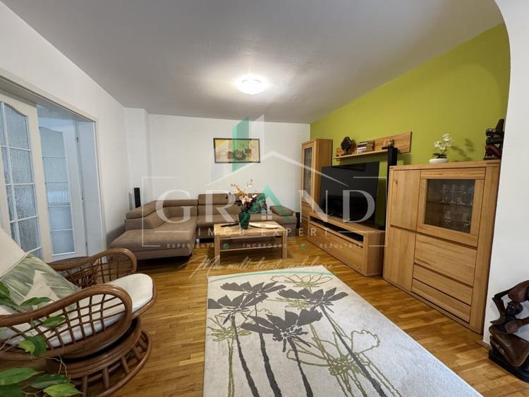 Casă individuală cu 4 camere cu Canalizare în Dâmbul Rotund