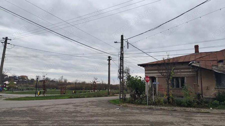 Casă cu 6 camere cu Teren 1613 Mp în Central