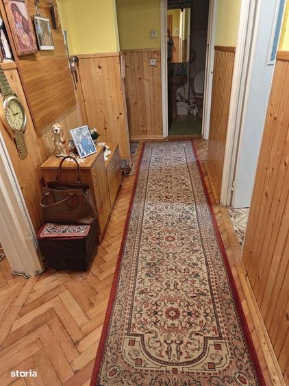 Apartament cu 3 camere decomandat în Cetate