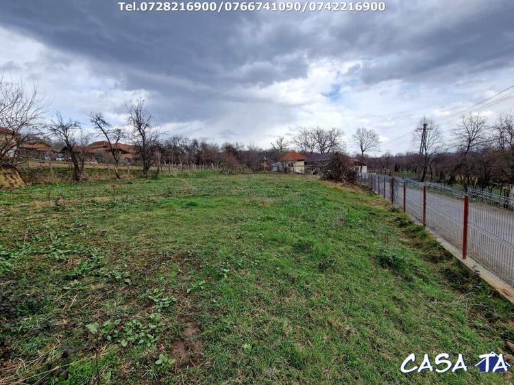 Casă individuală cu 2 camere cu Teren 1543 Mp în Central