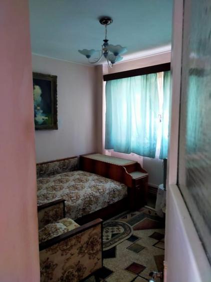Apartament cu 3 camere decomandat în Obor